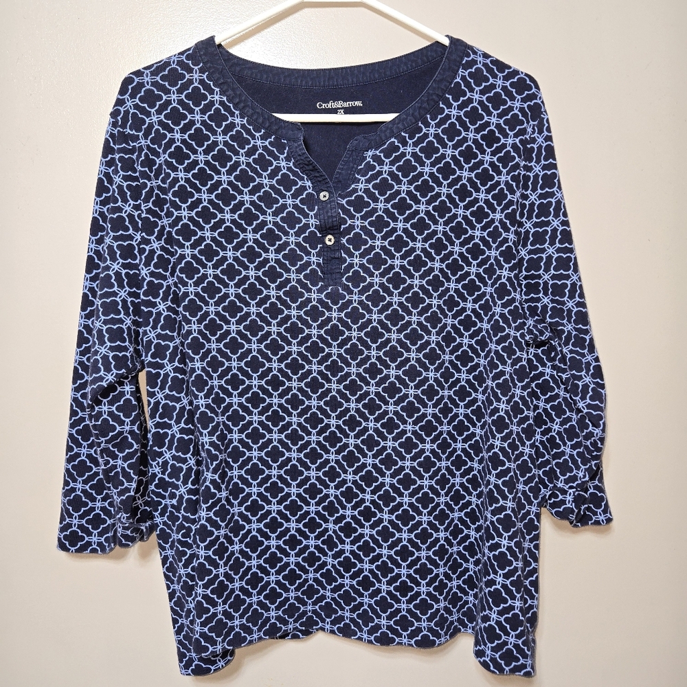 Croft & Barrow Woman's 2X blue pattern shirt